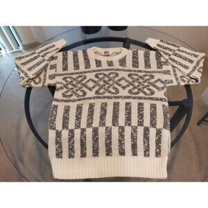 OKJ Gray Patterned Design Long Sleeve White Sweater Size Medium